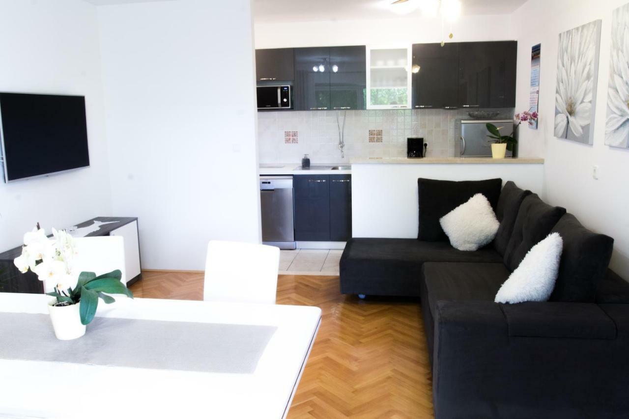 Villa Silvija Mlini Bagian luar foto